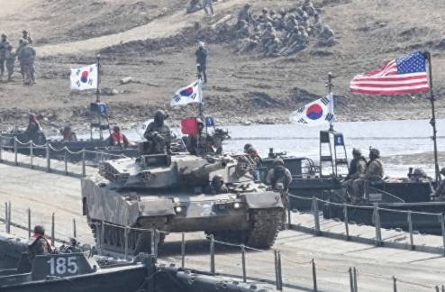 李在明对美国很不满<strong></p>
<p>币安交易官网</strong>，美军刚要动手，中俄专机相继赴朝，韩外长致电表态，亮明对华态度