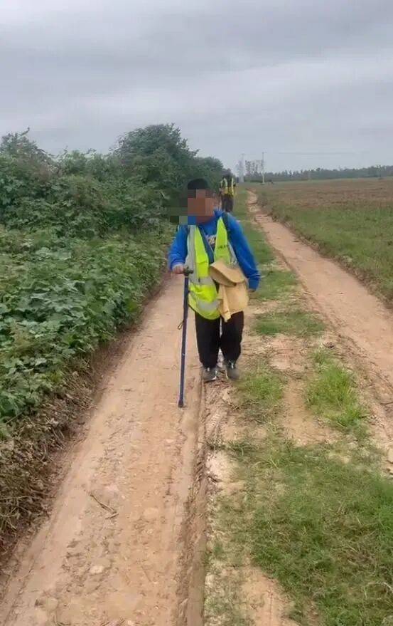 湖北一男子辞掉月薪2万元工作<strong></p>
<p>抹茶交易官网</strong>，带9岁儿子徒步千里，计划60天走到山东……原因让人泪目