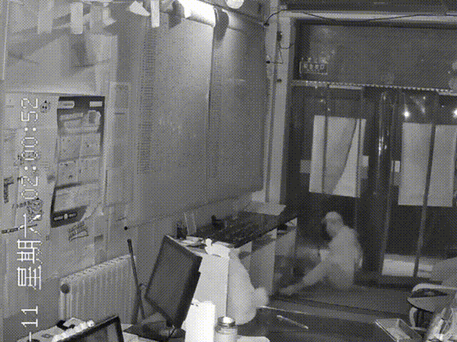 男子偷300张“刮刮乐”后连夜出逃<strong></p>
<p>BTC交易官网</strong>,还玩“车票障眼法”,民警3分钟极限抓捕!