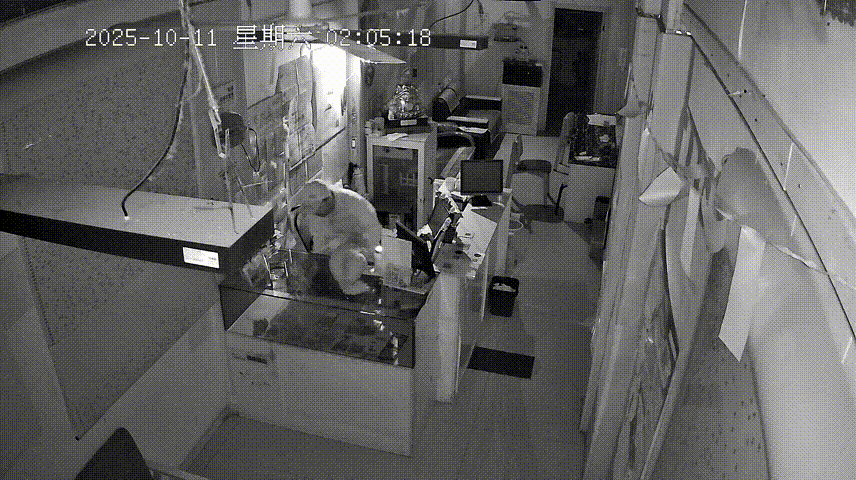 男子偷300张“刮刮乐”后连夜出逃<strong></p>
<p>BTC交易官网</strong>,还玩“车票障眼法”,民警3分钟极限抓捕!