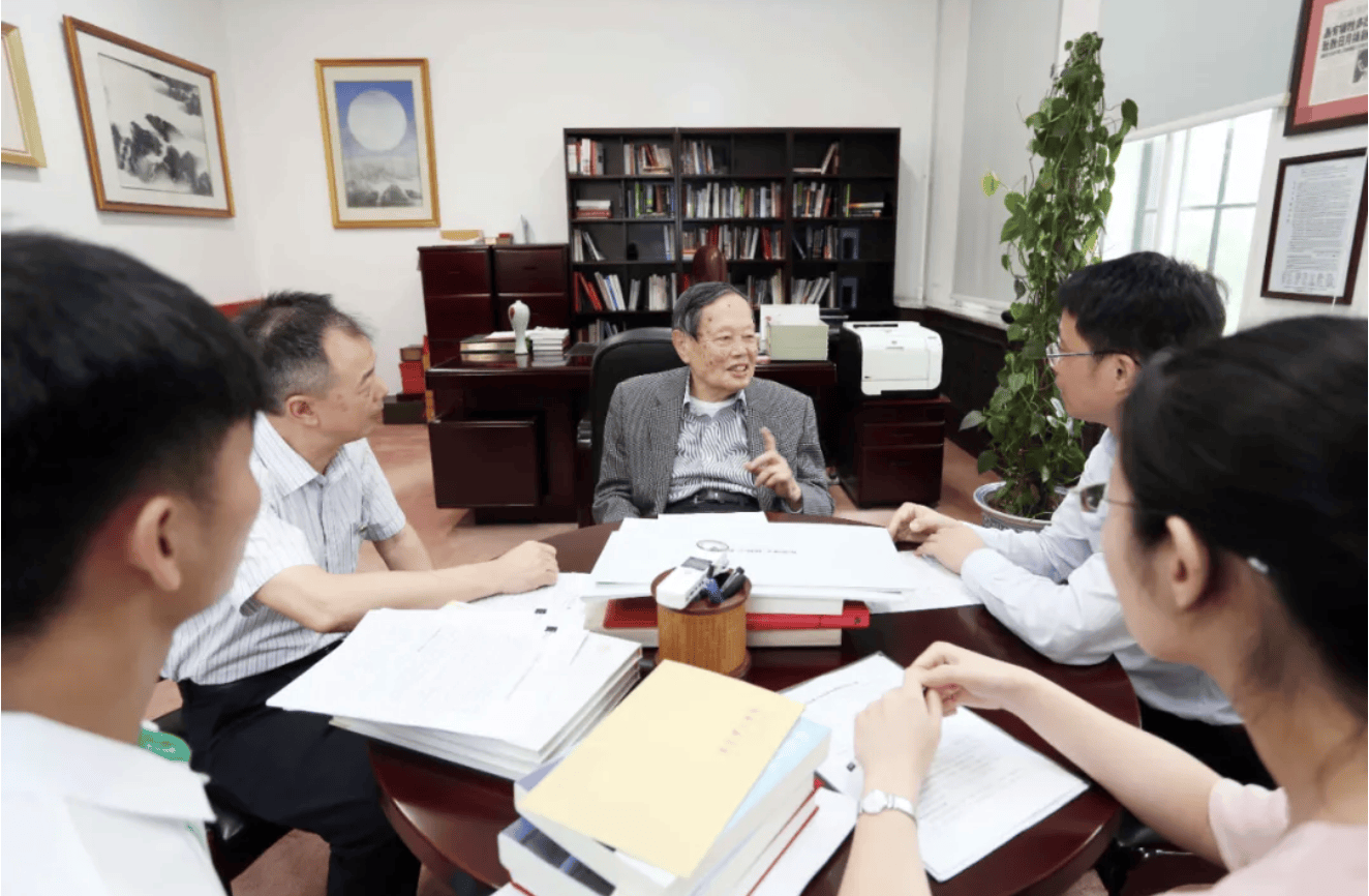 杨振宁为什么连续32年担任东莞理工学院名誉校长<strong></p>
<p>BTC交易官网</strong>?