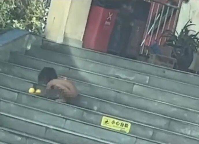 最新披露:涉事夫妻双方均拥有高学历!官方介入“野人小孩”事件<strong></p>
<p>BTC交易官网</strong>,父亲称:这是我们的生活方式