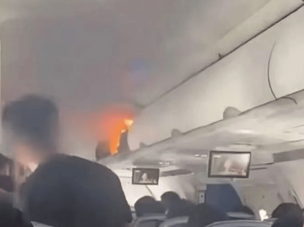 国航行李架内锂电池起火续：客服称补偿旅客200或300元