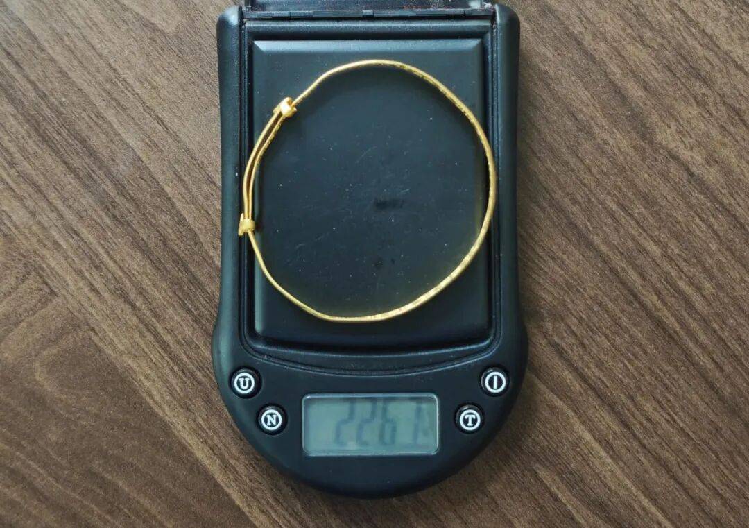 浙江女子集市上免费洗金镯被洗掉5克！警方：摊贩用“王水”盗窃黄金<strong></p>
<p>ETH交易官网</strong>，已刑拘