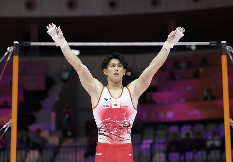 体操世锦赛-日本名将实现男子全能“三连冠” 张博恒获亚军