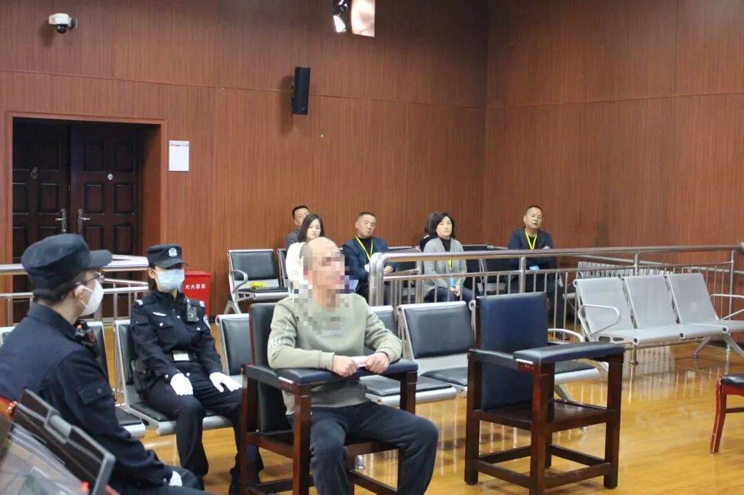 西安2人不满小区装停车桩<strong></p>
<p>以太坊交易官网</strong>,殴打保安致其骨折,物业经理录像时也被打骨折