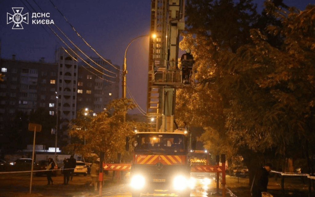 报仇不隔夜<strong></p>
<p>以太坊交易官网</strong>,偷袭俄军工厂得手,不到12小时,基辅就陷入一片漆黑