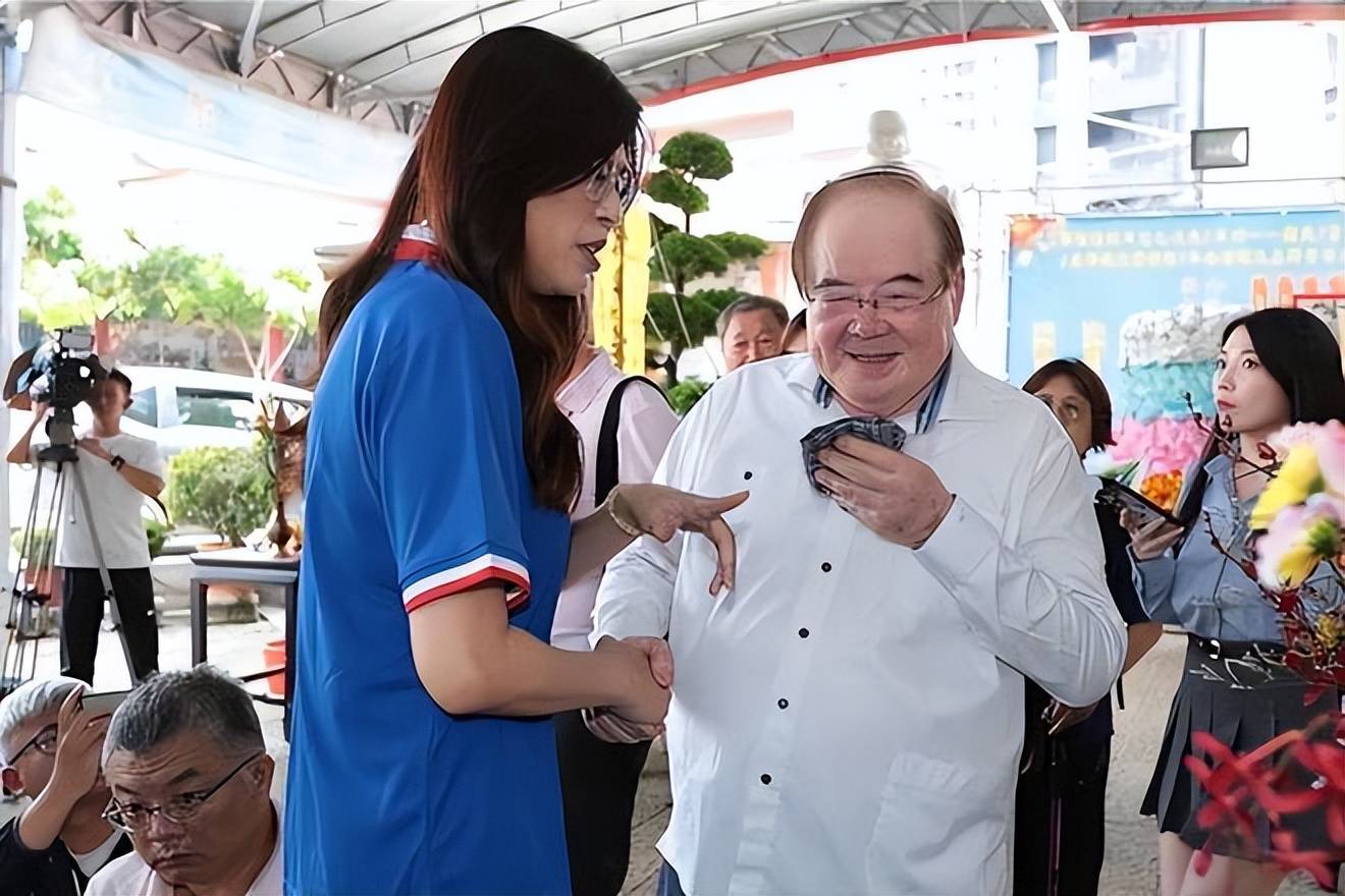 国民党爆发“大地震”<strong></p>
<p>以太坊交易官网</strong>，朱立伦将率211人集体辞职，剑指郑丽文？