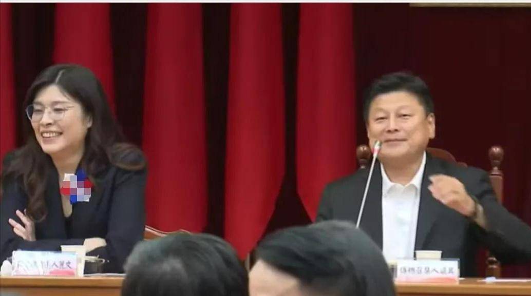 国民党爆发“大地震”<strong></p>
<p>以太坊交易官网</strong>，朱立伦将率211人集体辞职，剑指郑丽文？