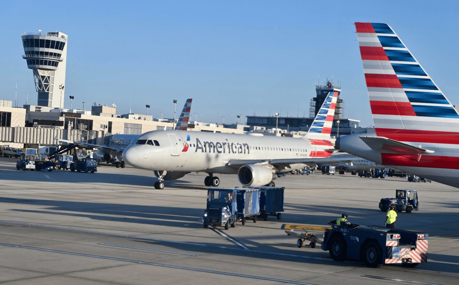 美交通部长：若政府“停摆”持续 将出现更多航班延误和取消