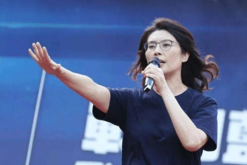 郑丽文祭吴石将军，说明了什么？