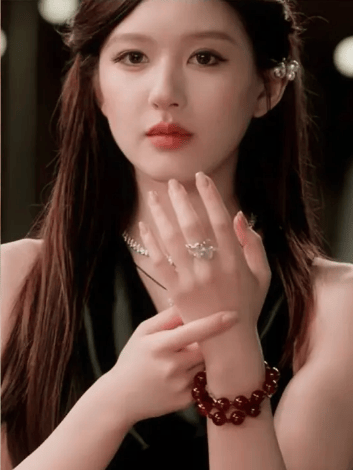 赵露思27岁生日音乐会好炸<strong></p>
<p>DOT交易官网</strong>,6套造型高定配高珠杀翻全场