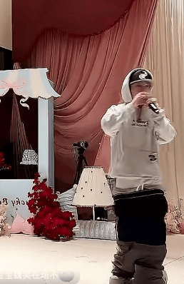 赵露思27岁生日音乐会好炸<strong></p>
<p>DOT交易官网</strong>,6套造型高定配高珠杀翻全场