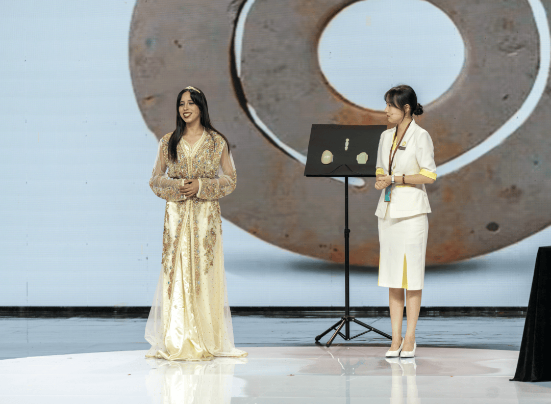 恭喜<strong></p>
<p>波卡币交易官网</strong>！安徽工业大学摩洛哥籍留学生在“外国人讲安徽故事大赛”中获奖 | 皖美秋日