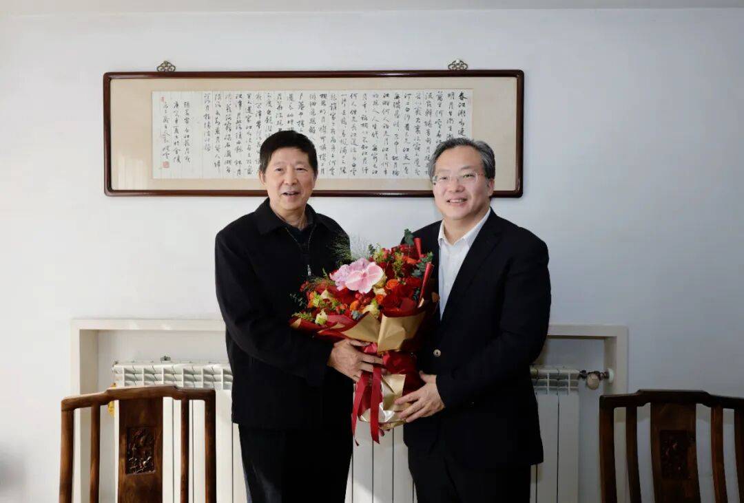 范波走访看望<strong></p>
<p>币安币交易官网</strong>我市部分老领导