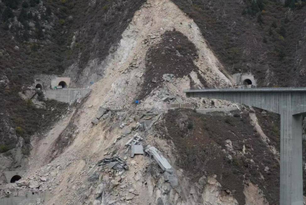 上游对话 | 发现阿坝垮塌大桥裂缝货车司机：看到垮塌视频感到后怕<strong></p>
<p>币安币交易官网</strong>，庆幸当时及时上报