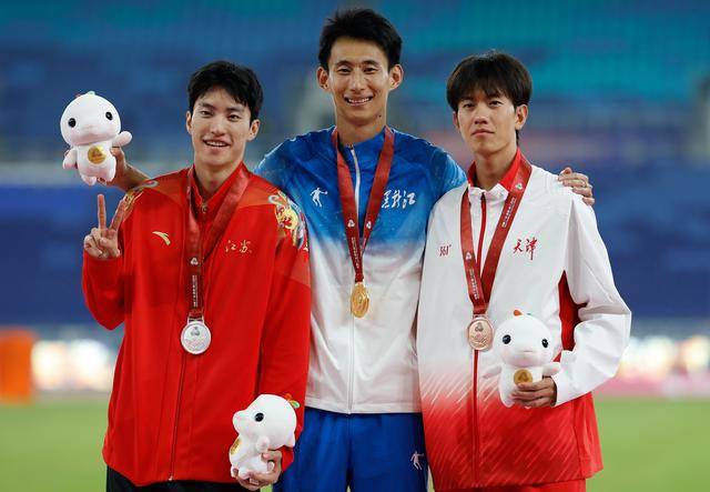 全运会丨李佳伦夺得田径男子跳高冠军