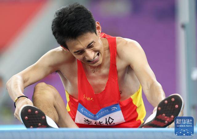 全运会丨李佳伦夺得田径男子跳高冠军