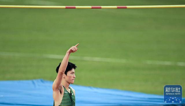 全运会丨李佳伦夺得田径男子跳高冠军