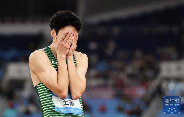全运会丨李佳伦夺得田径男子跳高冠军