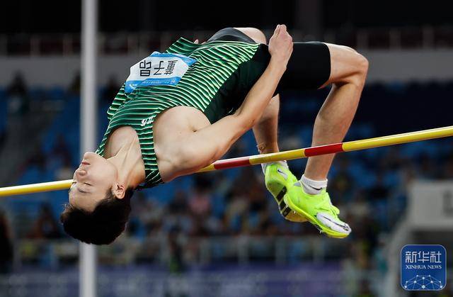 全运会丨李佳伦夺得田径男子跳高冠军