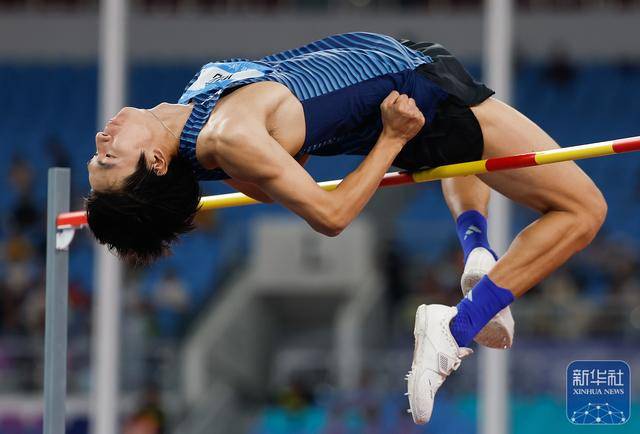 全运会丨李佳伦夺得田径男子跳高冠军