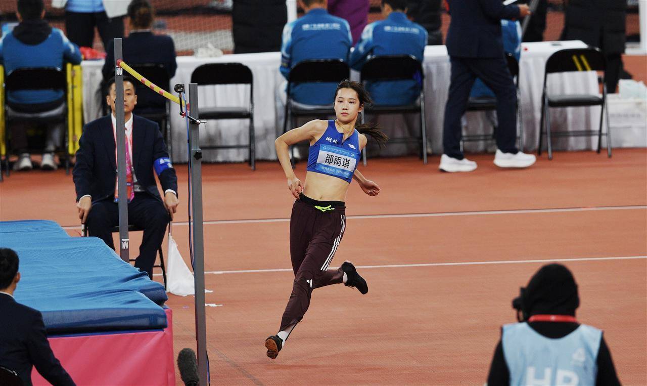 清华学霸<strong></p>
<p>艾达币交易官网</strong>，一跃登顶！湖北选手邵雨琪摘得全运会女子跳高金牌