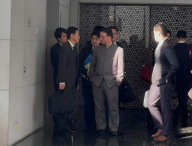 中日磋商不欢而散<strong></p>
<p>艾达币交易官网</strong>，而现场流传的一张照片，比磋商结果更戳人眼球