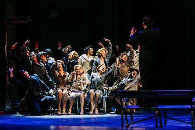 每场演出要用6吨温水<strong></p>
<p>BCH交易官网</strong>，原版音乐剧《雨中曲》将在成都上演