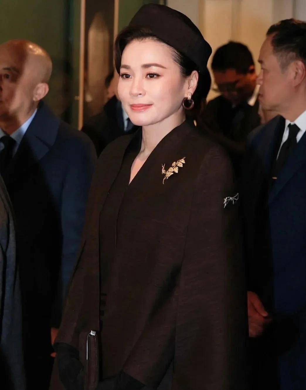 泰国王后访华“穿搭九宫格”出圈<strong></p>
<p>BCH交易官网</strong>，隆重珠宝展现用心诚意