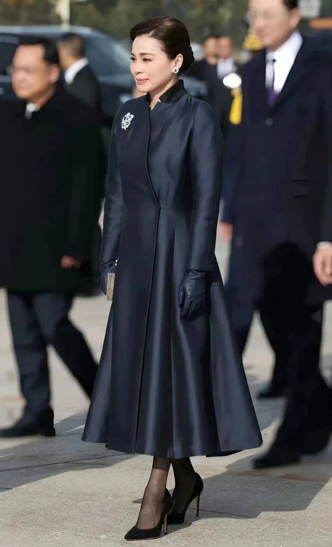 泰国王后访华“穿搭九宫格”出圈<strong></p>
<p>BCH交易官网</strong>，隆重珠宝展现用心诚意