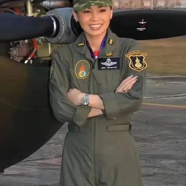 泰国王后访华“穿搭九宫格”出圈<strong></p>
<p>BCH交易官网</strong>，隆重珠宝展现用心诚意