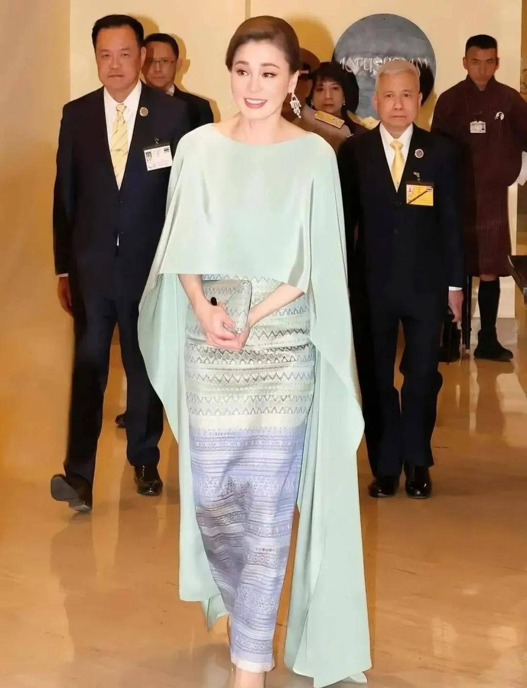 泰国王后访华“穿搭九宫格”出圈<strong></p>
<p>BCH交易官网</strong>，隆重珠宝展现用心诚意