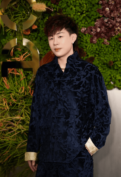 考古|胡彦斌易梦玲恋情曝光！相差16岁横跨歌手网红领域<strong></p>
<p>BCH交易官网</strong>，25年底最让人震惊的情侣出现